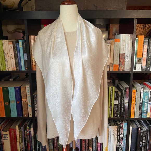 vintage scarf - Picture 2 of 6